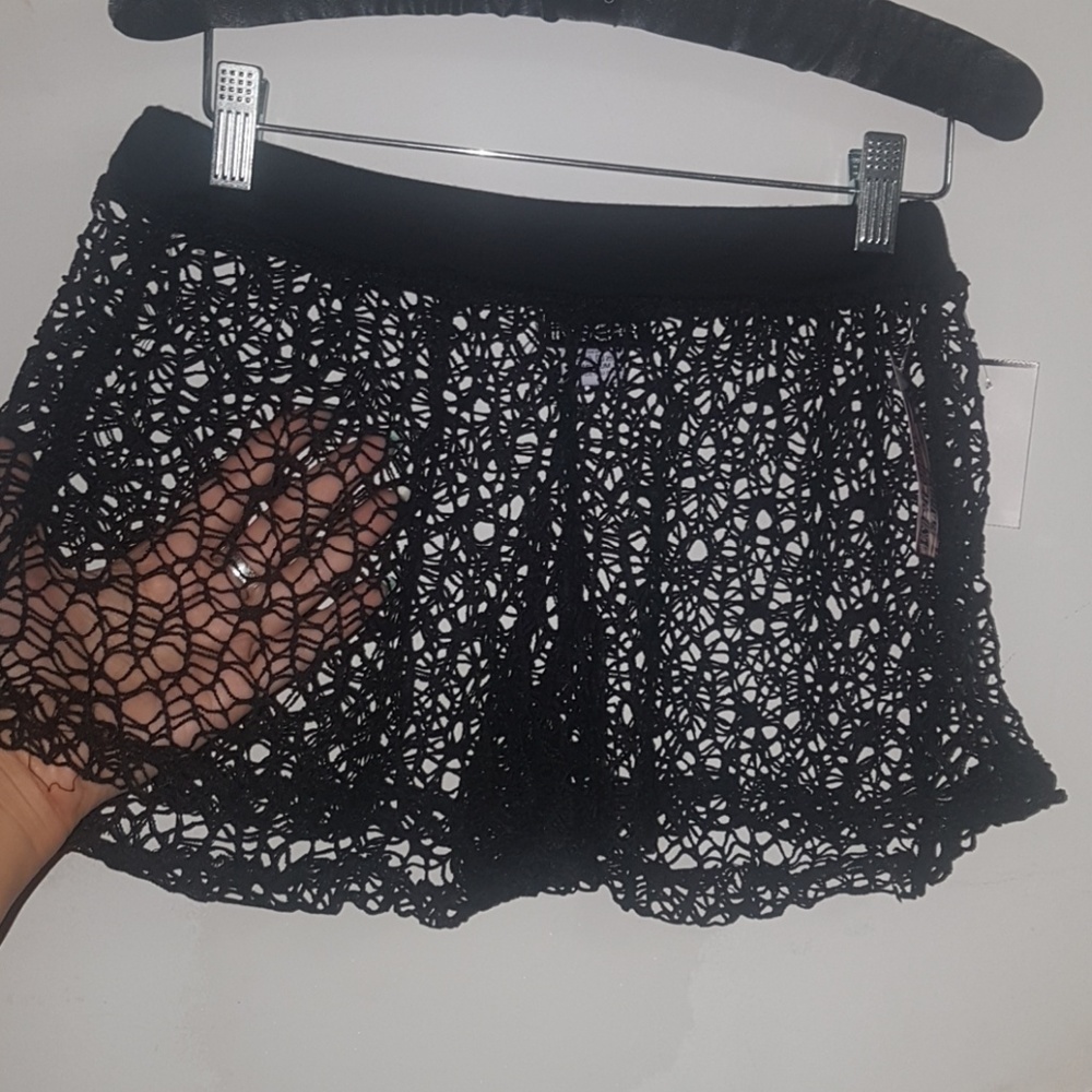 BEACH SUMMERTIME BLACK SHORT